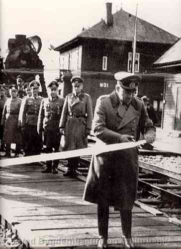 Falkenhorst åpner Sørlandsbanen 1943